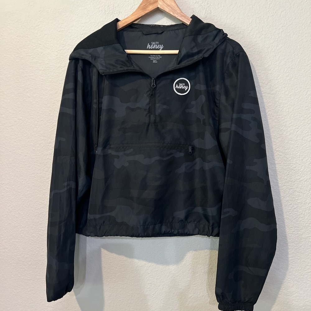 Salty Honey BLACK Windbreaker Cropped  DARK CAMO X-LARGE Soft Womans